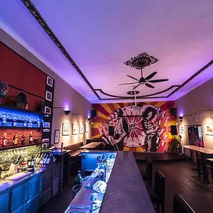 https://brix-hostel.praguehotelsweb.com
