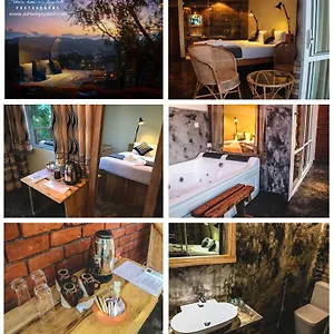 https://square-peg.negombohotels.net